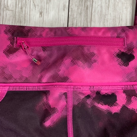 Lululemon Pink and Black  Crop Leggings 6 - Picture 5 of 7